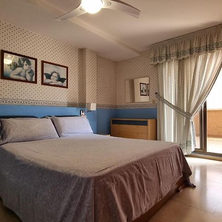 Atico Con Terraza Y 2 Habitaciones En Casco Antiguo 貝尼多姆 外观 照片
