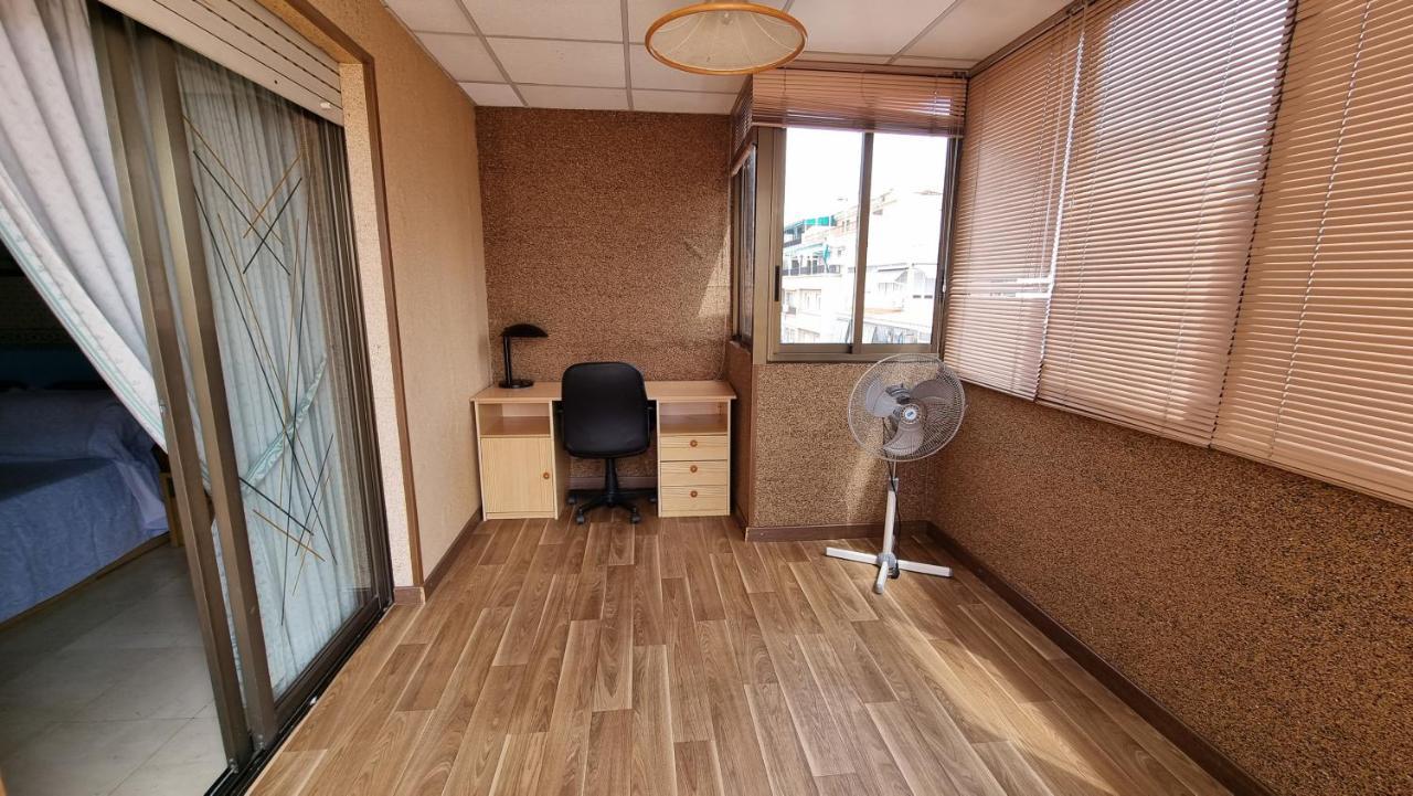 Atico Con Terraza Y 2 Habitaciones En Casco Antiguo 貝尼多姆 外观 照片